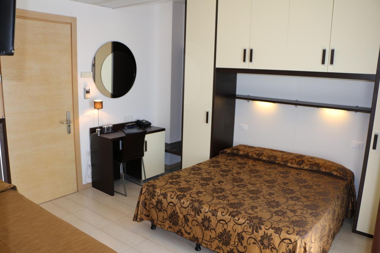 ליגננו סביאדורו Hotel Bellevue מראה חיצוני תמונה