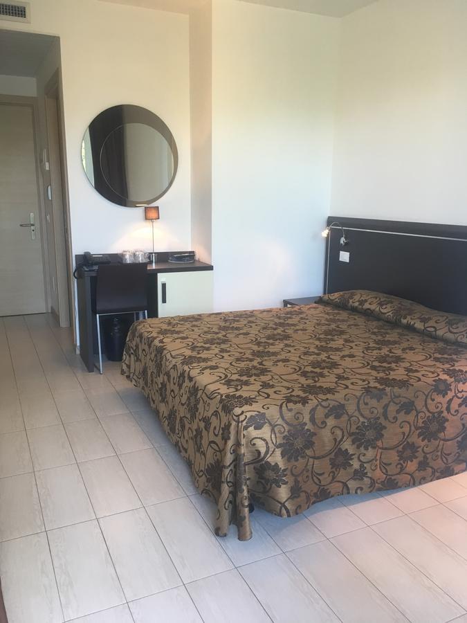 ליגננו סביאדורו Hotel Bellevue מראה חיצוני תמונה